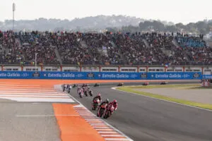 Público MotoGP Bagnaia Estrella Galicia